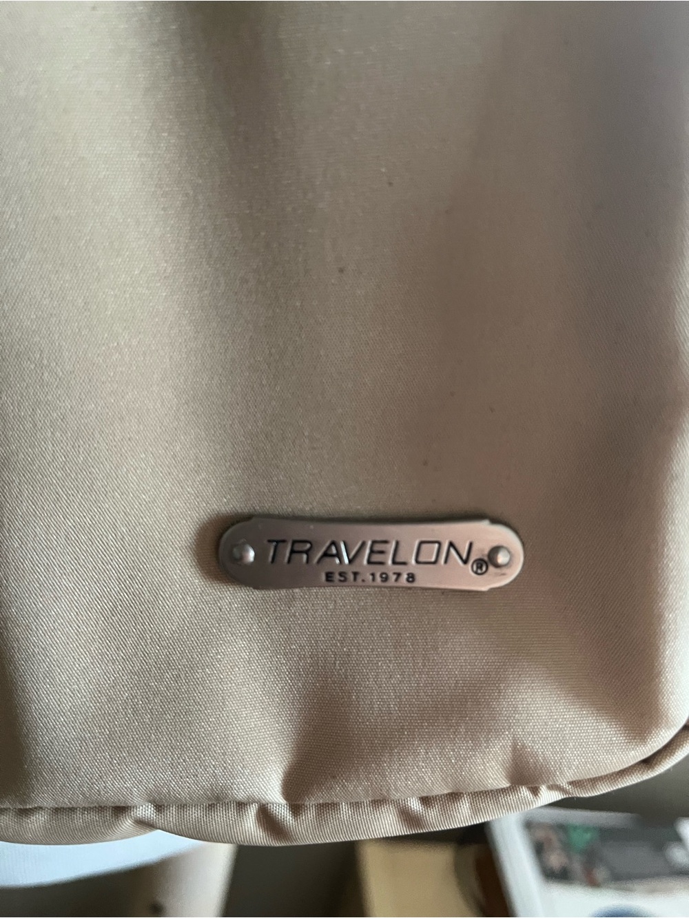 Travelon Taupe Men’ or Women’s Crossbody Messenger Bag - Picture 4 of 4